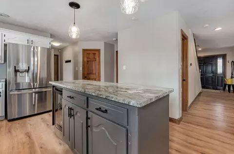 Kitchen - 4072 E Linwood St, Springfield, MO 65809 photo 3 of 6