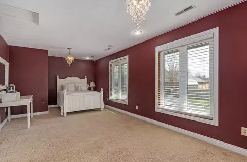 Bedroom - 4072 E Linwood St, Springfield, MO 65809 photo 3 of 5