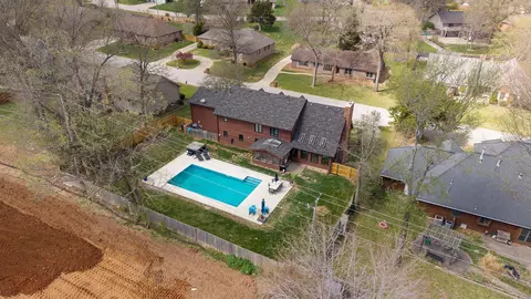 View/Area - 4072 E Linwood St, Springfield, MO 65809 photo 5 of 10