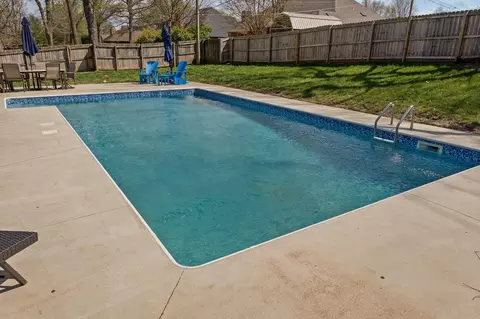 Exterior - 4072 E Linwood St, Springfield, MO 65809 photo 13 of 16