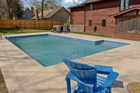Exterior - 4072 E Linwood St, Springfield, MO 65809 photo 15 of 16