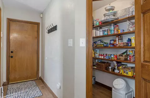 Entry Way - 4072 E Linwood St, Springfield, MO 65809 photo 7 of 9