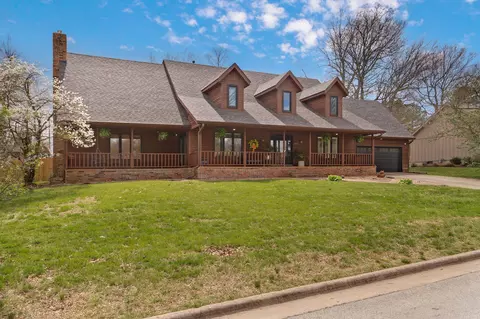 Exterior - 4072 E Linwood St, Springfield, MO 65809 photo 3 of 16