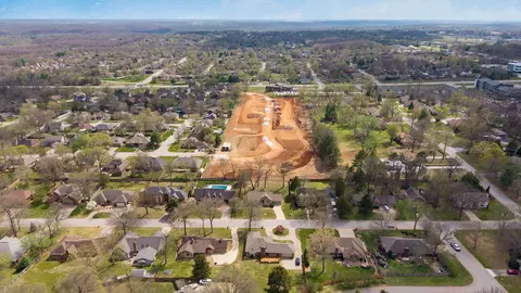 View/Area - 4072 E Linwood St, Springfield, MO 65809 photo 8 of 10