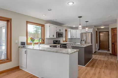 Kitchen - 4072 E Linwood St, Springfield, MO 65809 photo 1 of 6