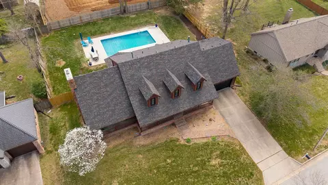View/Area - 4072 E Linwood St, Springfield, MO 65809 photo 1 of 10