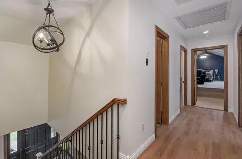 Entry Way - 4072 E Linwood St, Springfield, MO 65809 photo 8 of 9