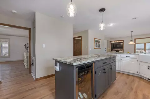Kitchen - 4072 E Linwood St, Springfield, MO 65809 photo 4 of 6