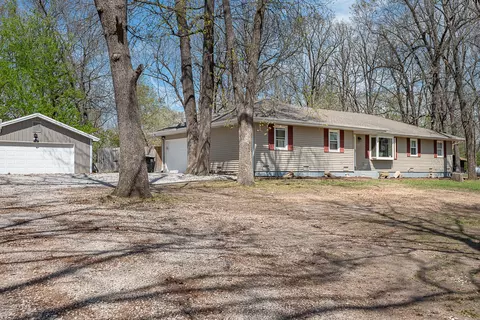 3576 N Kossen Ln, Springfield, MO 65803