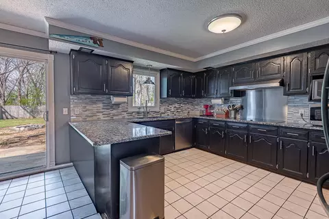Kitchen - 3576 N Kossen Ln, Springfield, MO 65803 photo 1 of 7