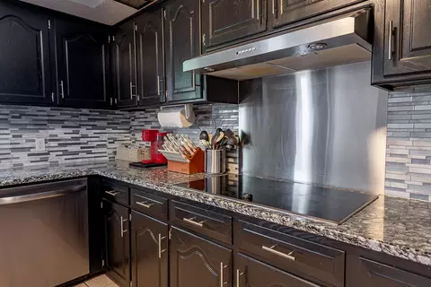 Kitchen - 3576 N Kossen Ln, Springfield, MO 65803 photo 5 of 7