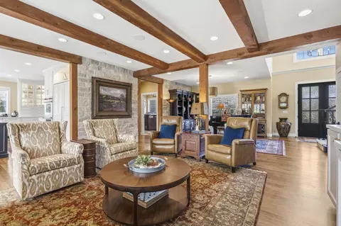 Living - 3752 Eaglescliffe Dr, Springfield, MO 65809 photo 4 of 4