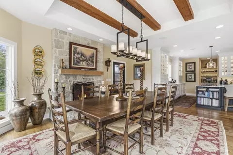 Dining - 3752 Eaglescliffe Dr, Springfield, MO 65809 photo 3 of 4
