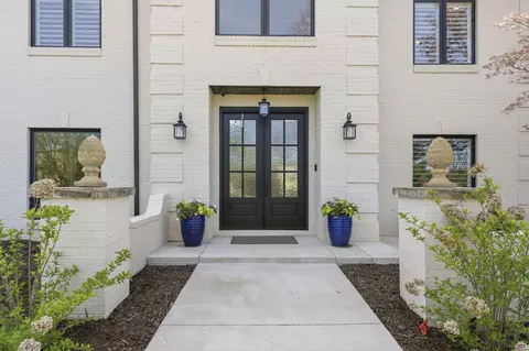 Exterior - 3752 Eaglescliffe Dr, Springfield, MO 65809 photo 5 of 16