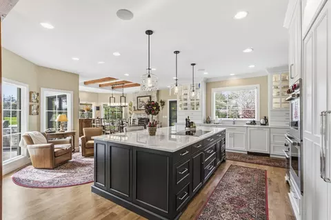 Kitchen - 3752 Eaglescliffe Dr, Springfield, MO 65809 photo 2 of 5