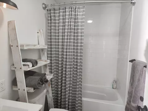 Bath - 9 View Table Rock Lndg #3, Branson West, MO 65737 photo 2 of 2