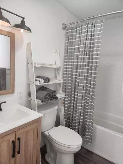Bath - 9 View Table Rock Lndg #3, Branson West, MO 65737 photo 1 of 2