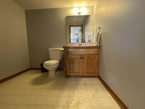 Bath - 1729 N Pine St, Marshfield, MO 65706 photo 5 of 5