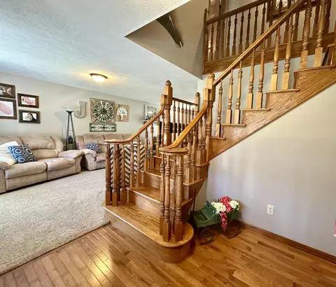 Entry Way - 1729 N Pine St, Marshfield, MO 65706 photo 1 of 3
