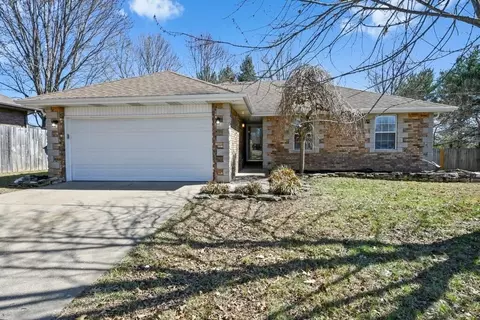 206 N Hightower Ave, Nixa, MO 65714