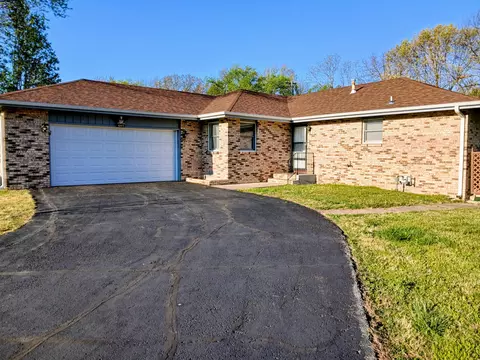 607 Terrace Dr, Aurora, MO 65605
