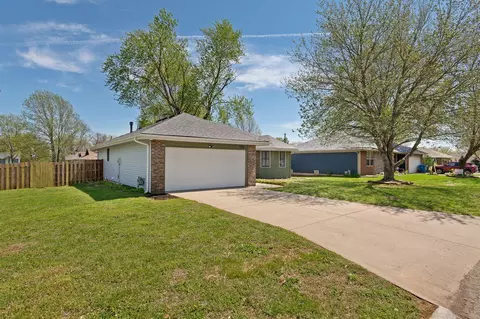 316 Hillcrest Ave, Nixa, MO 65714 photo 2