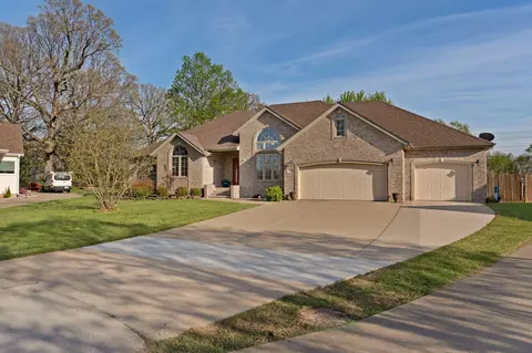 Exterior - 4976 S Eldon Ave, Springfield, MO 65810 photo 2 of 11