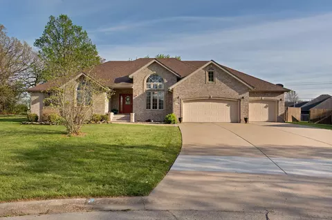 4976 S Eldon Ave, Springfield, MO 65810