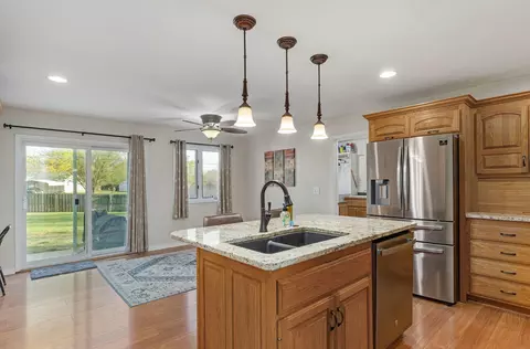 Kitchen - 4976 S Eldon Ave, Springfield, MO 65810 photo 5 of 6