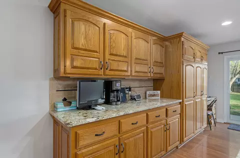 Kitchen - 4976 S Eldon Ave, Springfield, MO 65810 photo 4 of 6