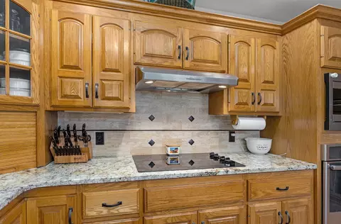 Kitchen - 4976 S Eldon Ave, Springfield, MO 65810 photo 6 of 6
