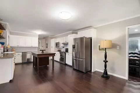 Kitchen - 1919 E Cambridge St, Springfield, MO 65804 photo 5 of 6
