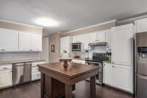 Kitchen - 1919 E Cambridge St, Springfield, MO 65804 photo 2 of 6
