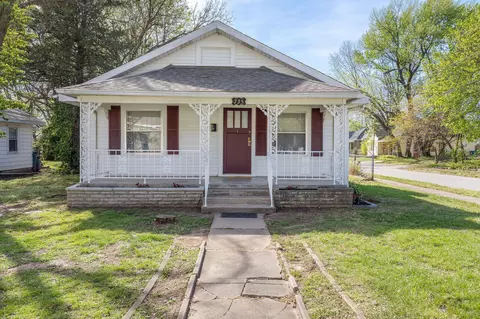 735 S Missouri Ave, Springfield, MO 65806 photo 2