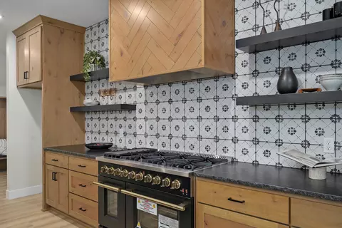 Kitchen - 5154 N Seacrest Dr, Ozark, MO 65721 photo 4 of 7