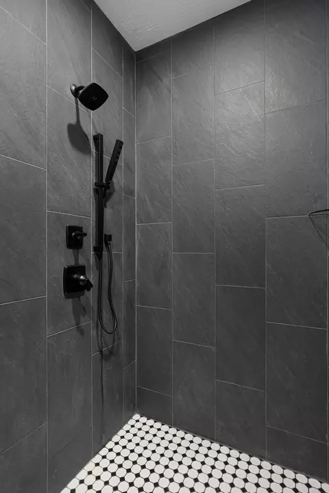 Bath - 5154 N Seacrest Dr, Ozark, MO 65721 photo 6 of 11