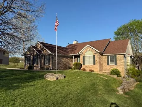 705 E Pamela Dr, West Plains, MO 65775