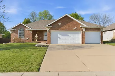 3551 W Cole St, Battlefield, MO 65619