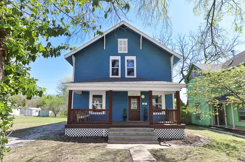 1874 N Main Ave, Springfield, MO 65803