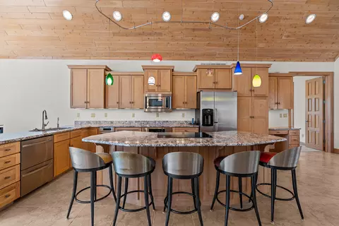 Kitchen - 24304 Mustang Ln, Shell Knob, MO 65747 photo 3 of 8