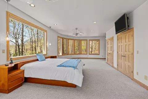 Bedroom - 24304 Mustang Ln, Shell Knob, MO 65747 photo 4 of 14