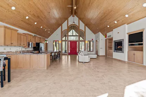 Living - 24304 Mustang Ln, Shell Knob, MO 65747 photo 1 of 5