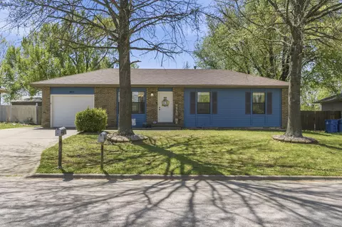 802 E Dyann Dr, Nixa, MO 65714