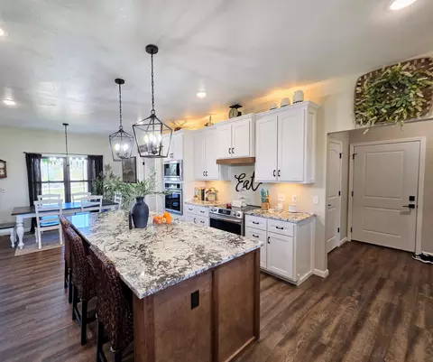 Kitchen - 1814 County Road 364, Thayer, MO 65791 photo 2 of 4