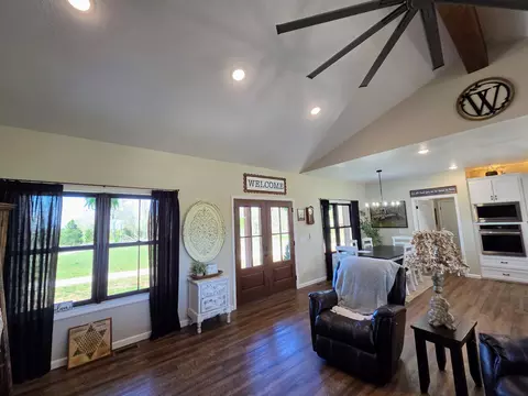 Entry Way - 1814 County Road 364, Thayer, MO 65791 photo 3 of 4