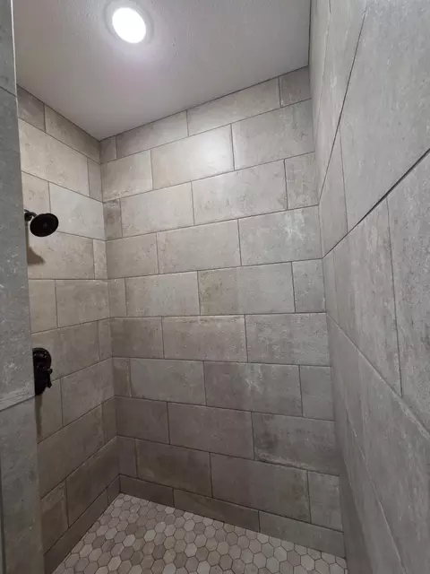 Bath - 1814 County Road 364, Thayer, MO 65791 photo 3 of 7