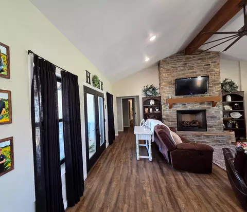 Entry Way - 1814 County Road 364, Thayer, MO 65791 photo 2 of 4
