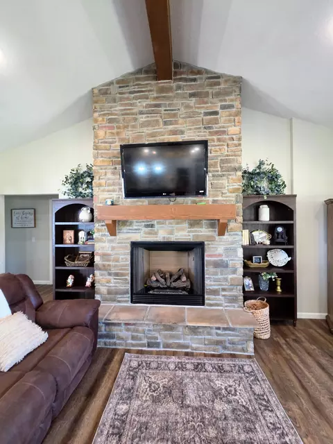 Living - 1814 County Road 364, Thayer, MO 65791 photo 1 of 1