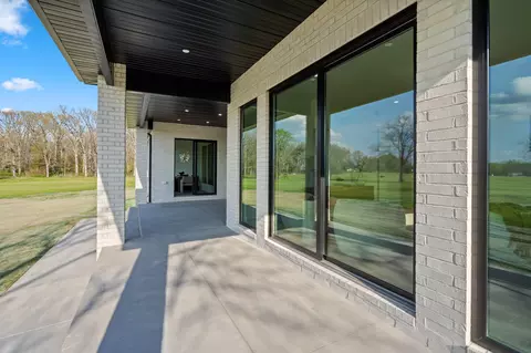 Exterior - 2543 E Theran Ave, Springfield, MO 65803 photo 7 of 17