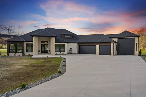 2543 E Theran Ave, Springfield, MO 65803